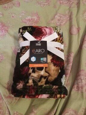 NWT Halloween Goth Skull Floral Hand Towels (Set Of 2)